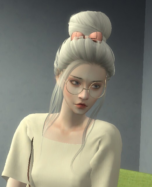 丸子头时是清新少女，披头时是霸道女老板