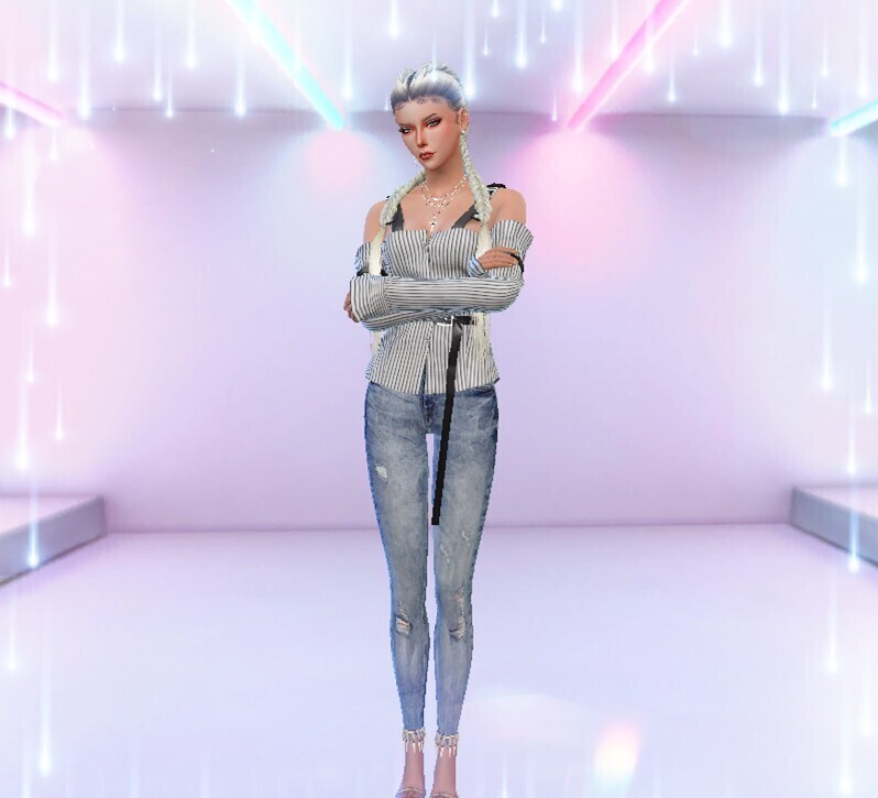 一只黑皮超A的小姐姐~